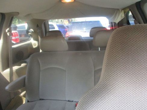 Used 2001 Chrysler Voyager image 10