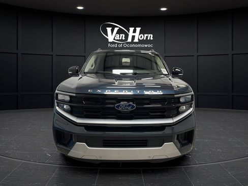 Used 2025 Ford Expedition Platinum AWD/4WD image 8