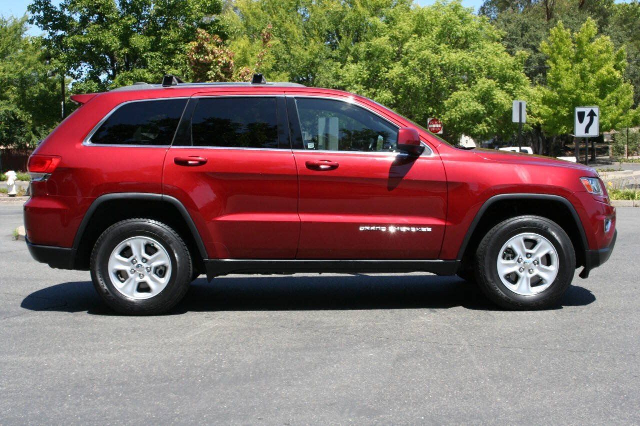 Used 2014 Jeep Grand Cherokee Laredo w/ Quick Order Package 23E AWD/4WD image 4