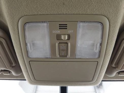 Used 2012 Toyota RAV4 Limited w/ Navigation Value Pkg AWD/4WD image 28