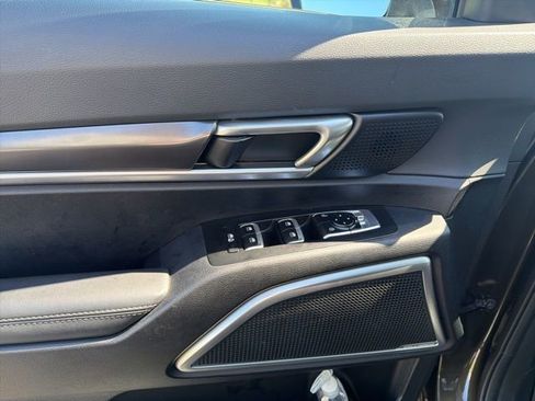 Certified 2024 Kia Telluride S image 16