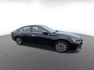 Used 2025 Nissan Altima 2.5 SV FWD video 2