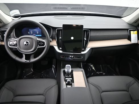 New 2026 Volvo XC90 B5 Plus w/ Protection Package AWD/4WD image 19