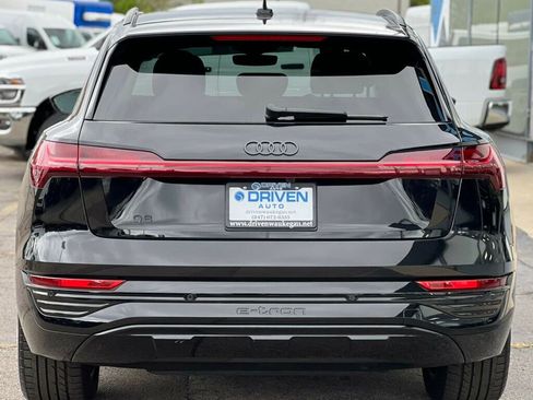 Used 2024 Audi Q8 e-tron Premium AWD/4WD image 4