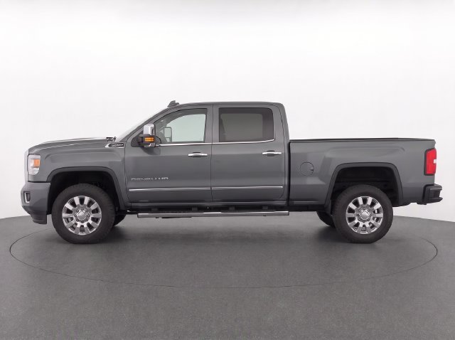 Used 2017 GMC Sierra 2500 Denali w/ Duramax Plus Package AWD/4WD image 4