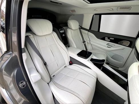 Used 2023 Mercedes-Benz Maybach GLS 600 4MATIC image 25