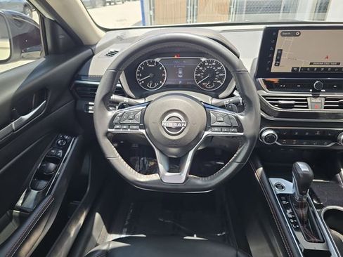 Used 2024 Nissan Altima 2.5 SR w/ SR Premium Package FWD image 12