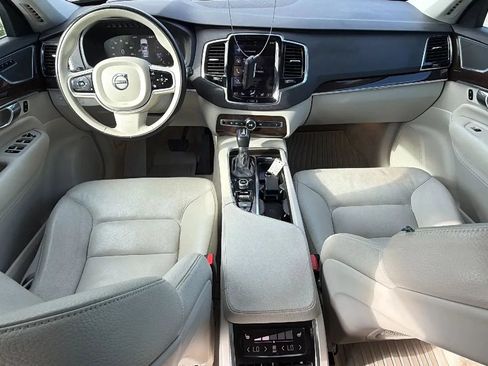 Used 2016 Volvo XC90 T6 Momentum w/ Momentum Plus Package AWD/4WD image 30