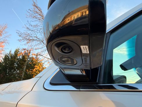 Used 2015 Cadillac Escalade ESV Luxury image 38