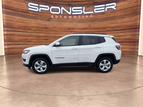 Used 2020 Jeep Compass Latitude image 2
