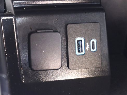 Used 2023 Ford Explorer XLT w/ Equipment Group 202A image 24