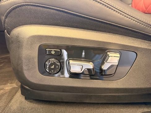 Used 2024 BMW X6 M60i AWD/4WD image 16