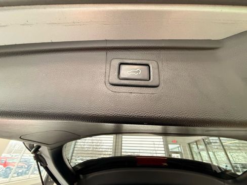 Used 2017 Subaru Outback 3.6R Limited image 13