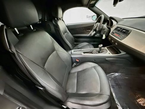 Used 2005 BMW Z4 3.0i RWD image 24