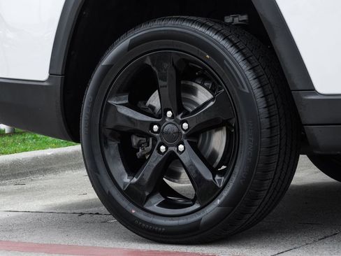 Used 2022 Jeep Grand Cherokee L Limited w/ Black Appearance Package RWD image 69
