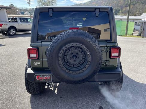 Used 2021 Jeep Wrangler Unlimited Sport image 3