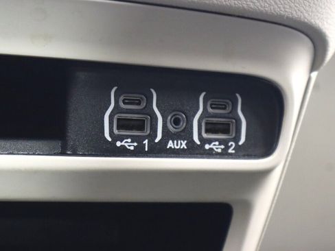 Used 2023 Chrysler Voyager LX FWD image 22