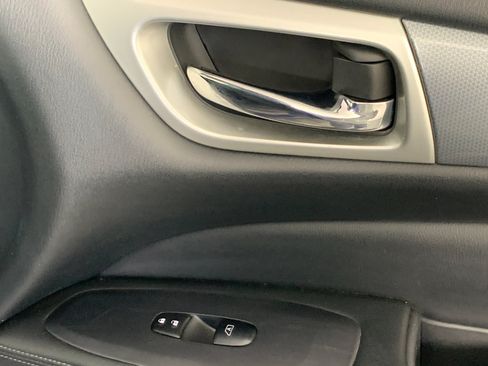 Used 2020 Nissan Pathfinder SL AWD/4WD image 40