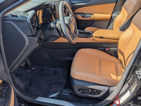 Used 2023 Lexus NX 250 FWD image 5