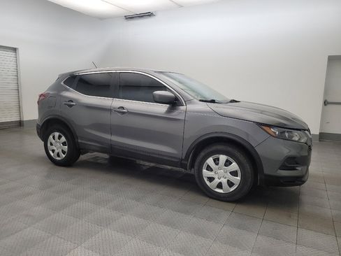 Used 2020 Nissan Rogue Sport S image 11