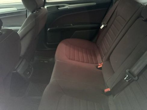 Used 2020 Ford Fusion SE FWD image 8