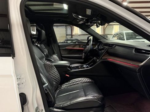 Used 2022 Jeep Grand Cherokee Summit image 11