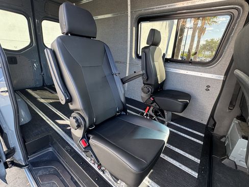 Used 2023 Mercedes-Benz Sprinter 2500 image 15