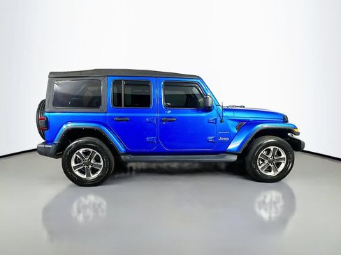Used 2022 Jeep Wrangler Unlimited Sahara w/ LED Lighting Group AWD/4WD image 7