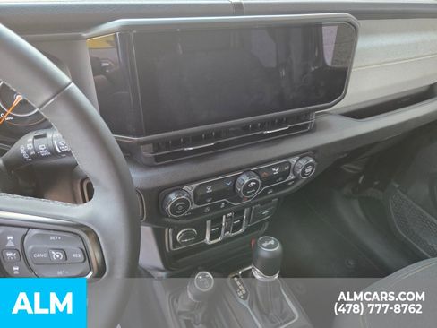 Used 2025 Jeep Wrangler Unlimited Sport AWD/4WD image 21