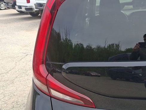 Used 2020 Kia Soul LX FWD image 30