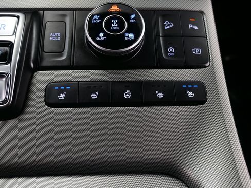 Certified 2023 Hyundai Palisade SEL w/ Winter Package AWD/4WD image 23