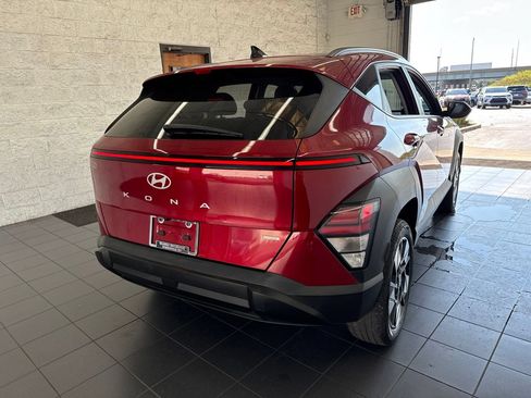 Used 2025 Hyundai Kona SEL AWD/4WD image 7