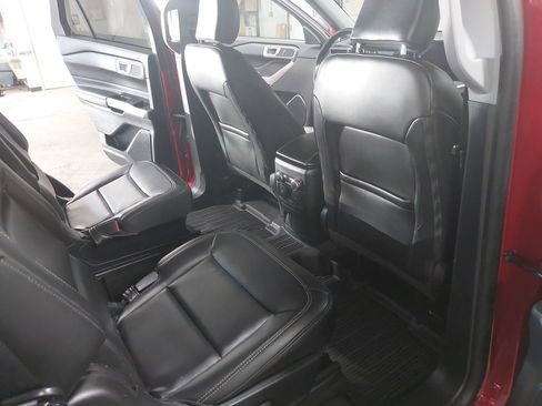Used 2023 Ford Explorer XLT w/ Equipment Group 202A AWD/4WD image 11