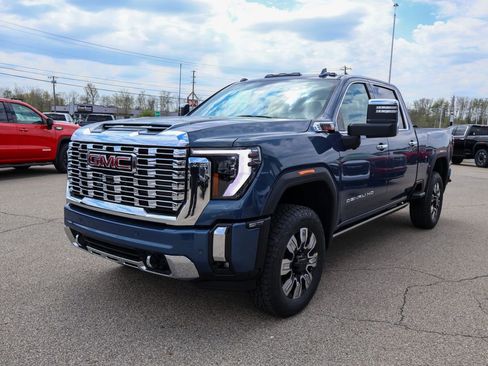 New 2026 GMC Sierra 2500 Denali w/ Denali Reserve Package AWD/4WD image 31