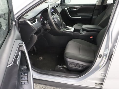 Used 2025 Toyota RAV4 XLE w/ Convenience Package AWD/4WD image 14