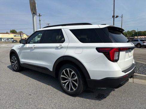 New 2026 Ford Explorer ST-Line image 8
