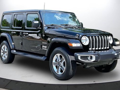 Certified 2022 Jeep Wrangler Unlimited Sahara w/ Cold Weather Group AWD/4WD image 2