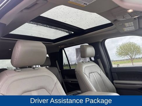 Used 2019 Ford Expedition Limited w/ Equipment Group 302A AWD/4WD image 29