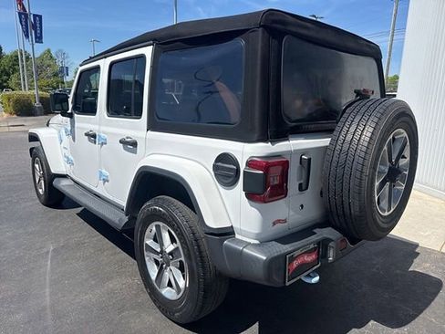 Used 2020 Jeep Wrangler Unlimited Sahara image 3