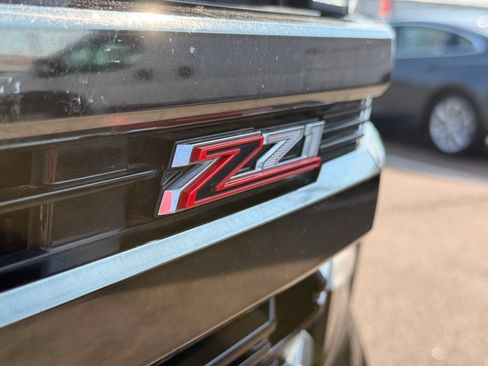 Used 2021 Chevrolet Tahoe Z71 w/ Z71 Off-Road Package AWD/4WD image 19