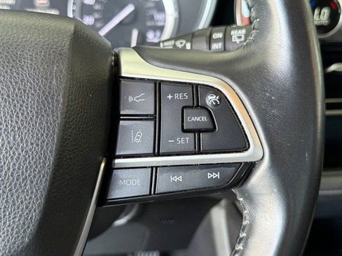 Certified 2022 Toyota Highlander XLE image 29