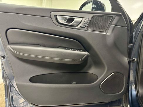 Used 2023 Volvo XC60 B5 Ultimate w/ Climate Package FWD image 12