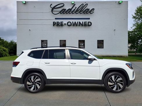 Used 2024 Volkswagen Atlas SE image 2