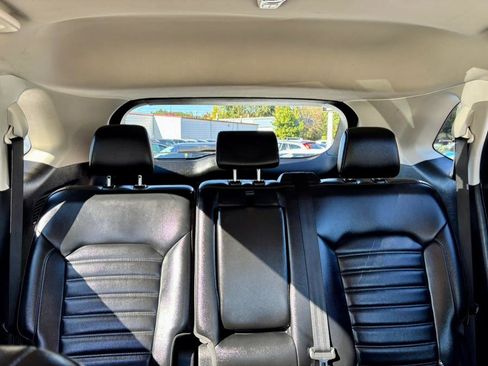 Used 2023 Ford Edge SEL image 15