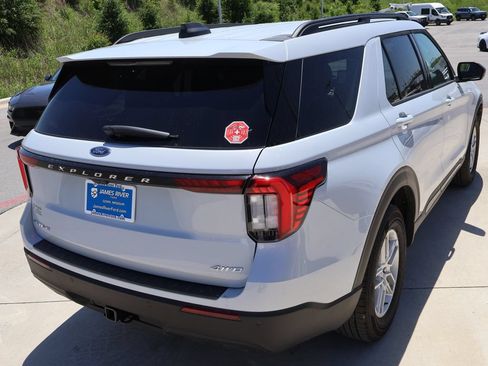 New 2026 Ford Explorer Active AWD/4WD image 5