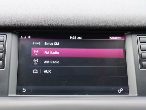 Used 2019 Land Rover Discovery Sport HSE AWD/4WD image 38
