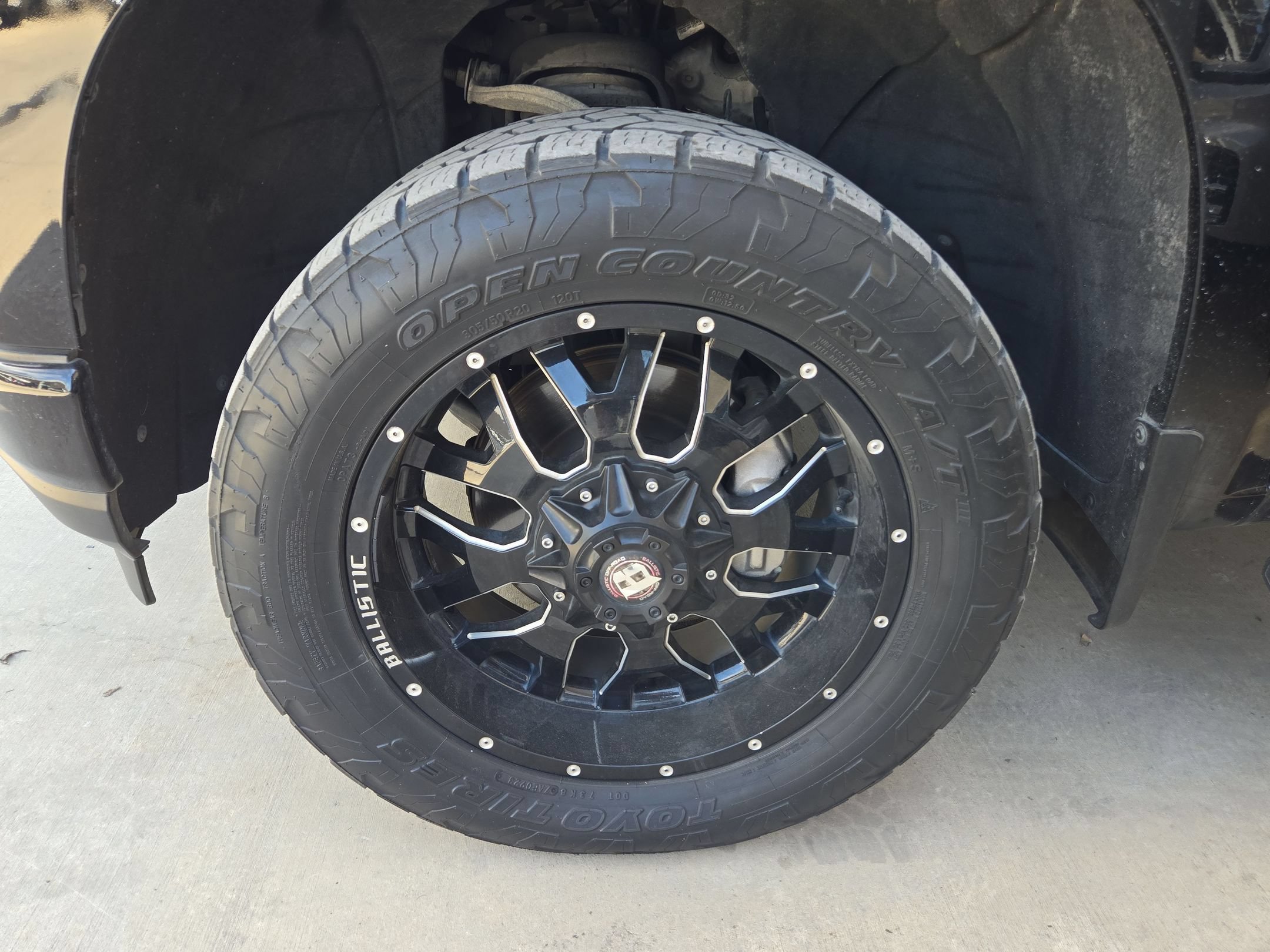 Used 2020 Chevrolet Silverado 1500 RST w/ Texas Edition RWD image 3