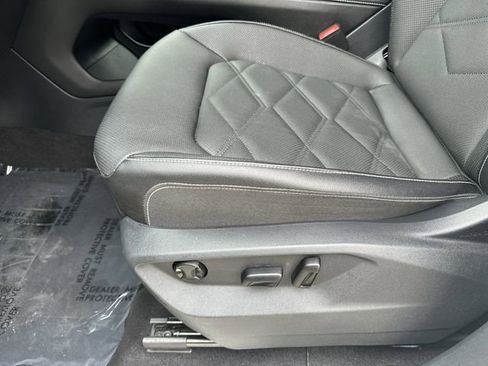 Used 2025 Volkswagen Atlas SE image 14