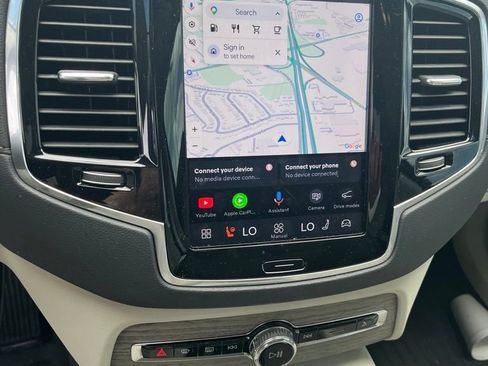 Certified 2023 Volvo XC90 B6 Ultimate w/ Protection Package Premier AWD/4WD image 11