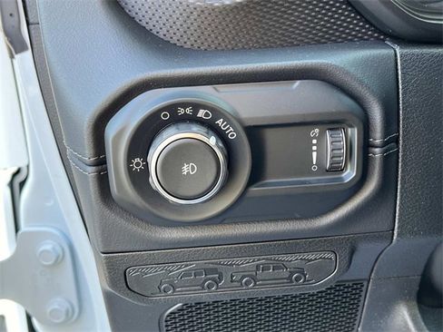 New 2024 Jeep Wrangler Unlimited Rubicon w/ Technology Group image 25